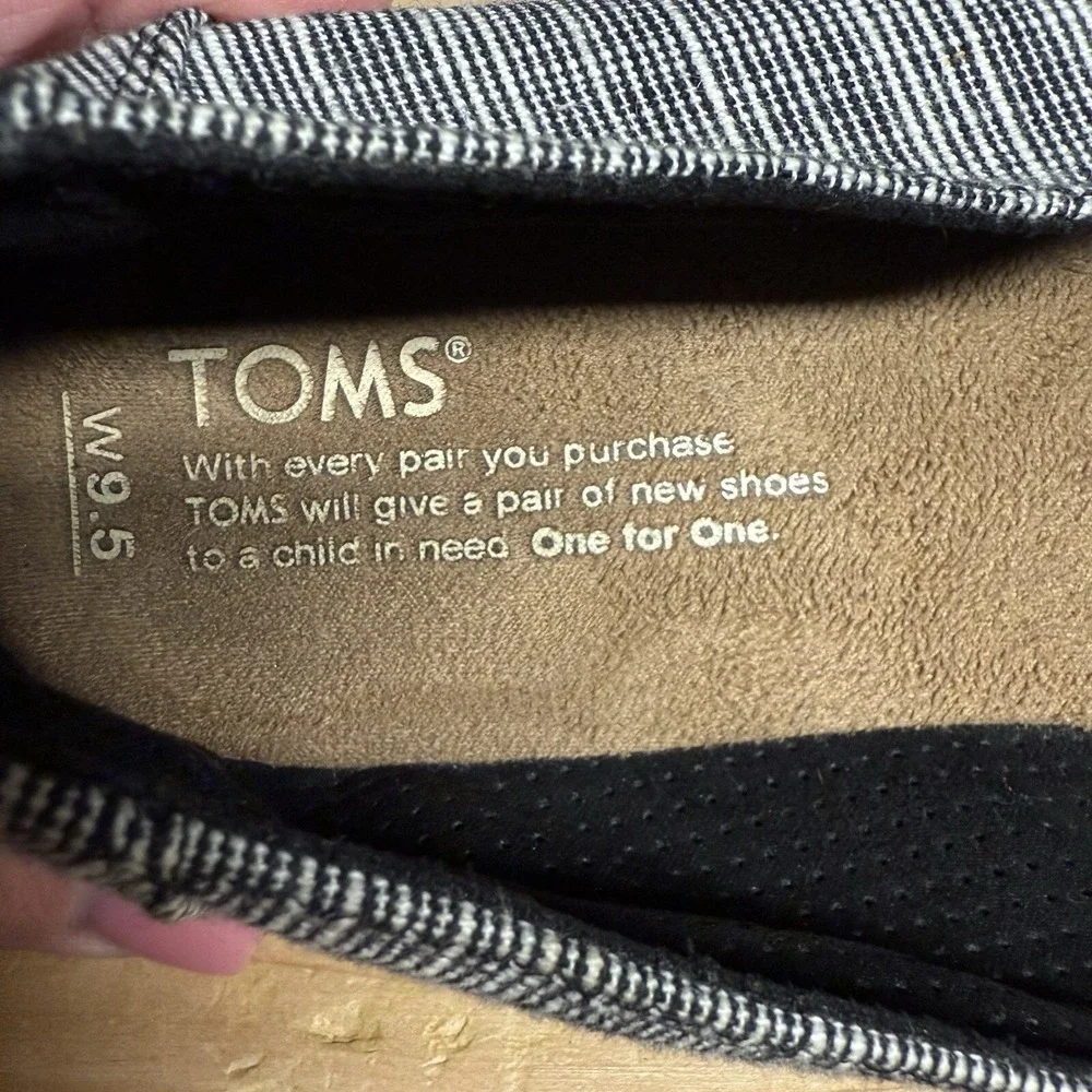 TOMS Peep Toe Flats Women's 9.5W Gray Black White Slip On Casual Shoes